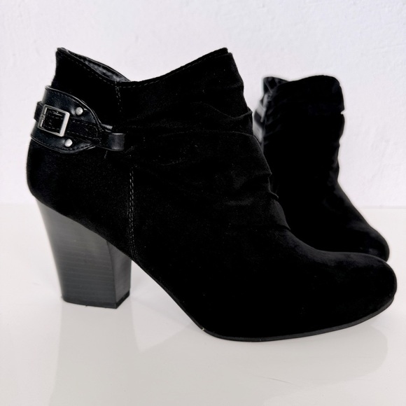 LAURA ASHLEY La Grand Ankle Bootie 7.5 Black Ruched Buckle Block Heel Evening - Picture 5 of 14